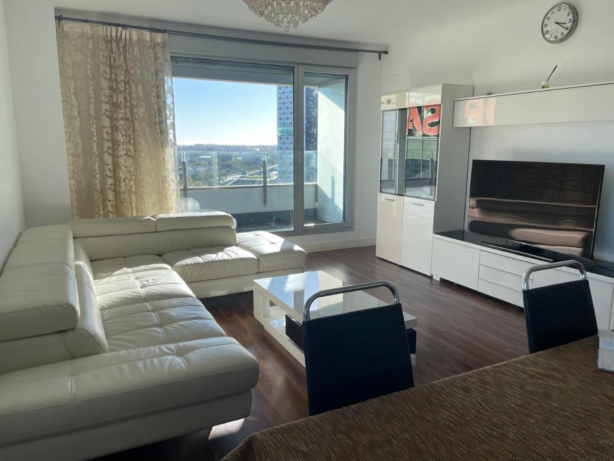 Fira De Barcelona City View Apartment With Garage Parking L'Hospitalet de Llobregat Buitenkant foto